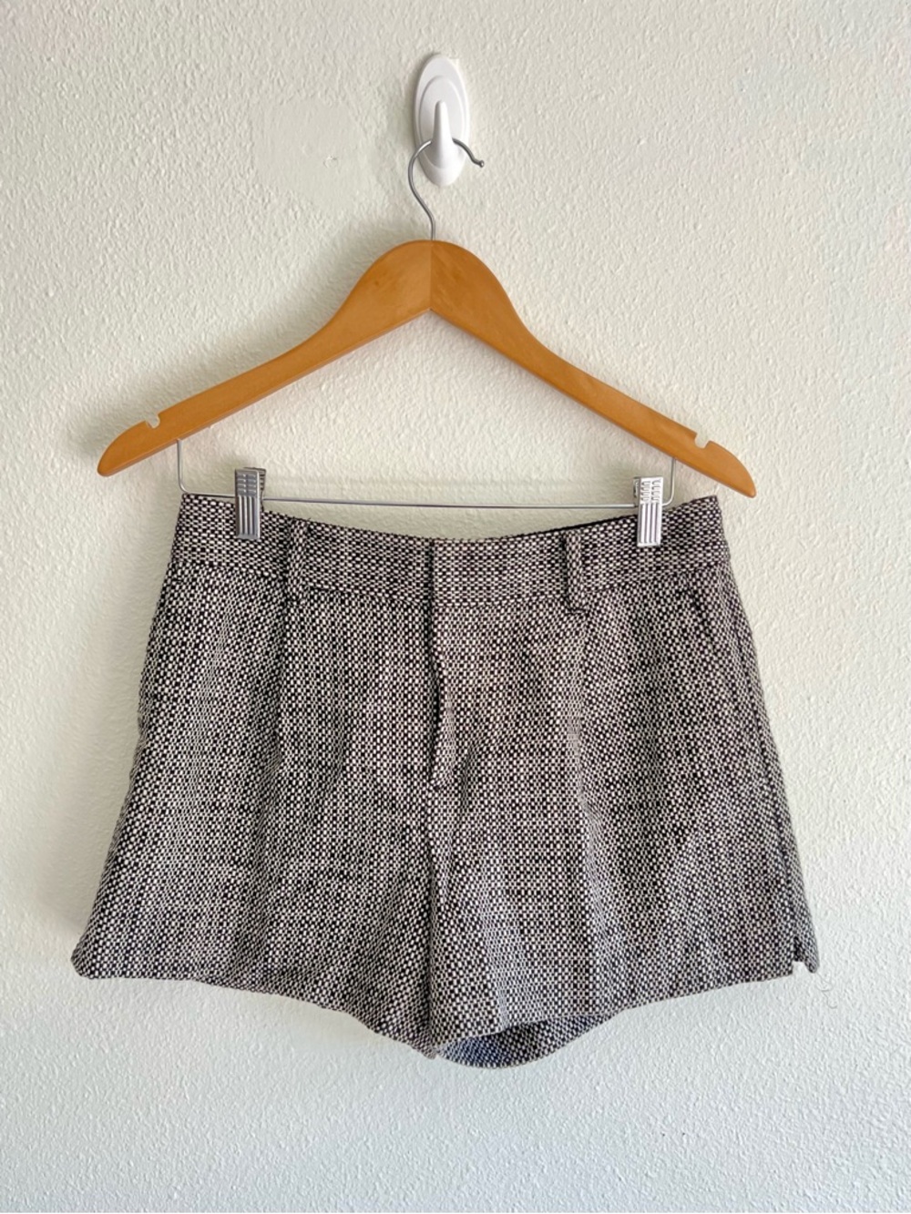 Banana Republic Black and White Tweed Shorts size 4